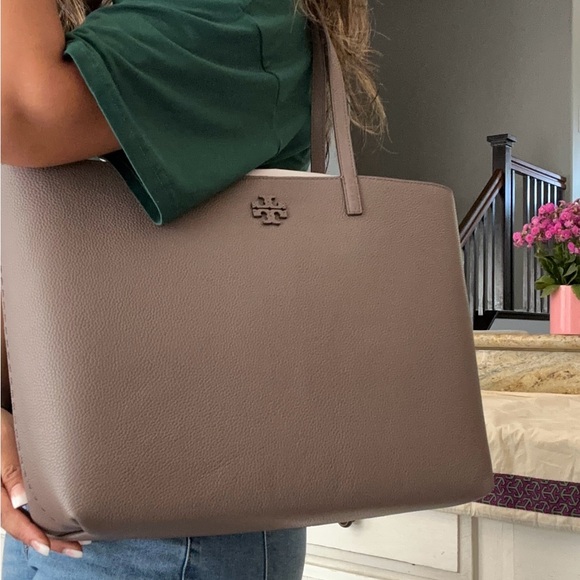 NWT Tory Burch McGraw Leather Tote in Silver Maple, w/Dust Bag, Retails $398 - Picture 8 of 10